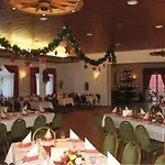 Hotel Neukirchener Hof 2*